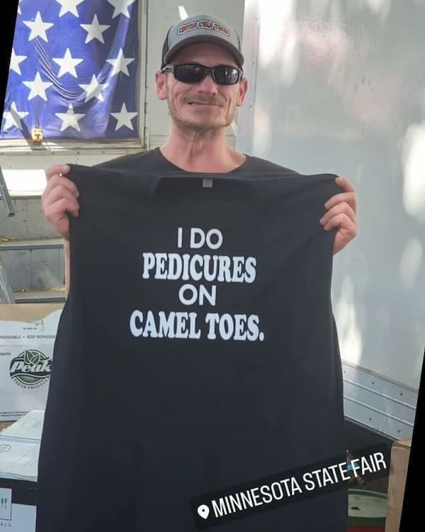 cursed t-shirts I DO PEDICURES ON CAMEL TOES.