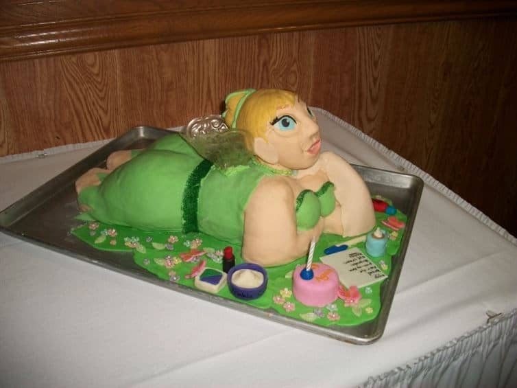 failed cakes, cake fails, cake disasters, baking fails, frosting fails, cake decorating fails