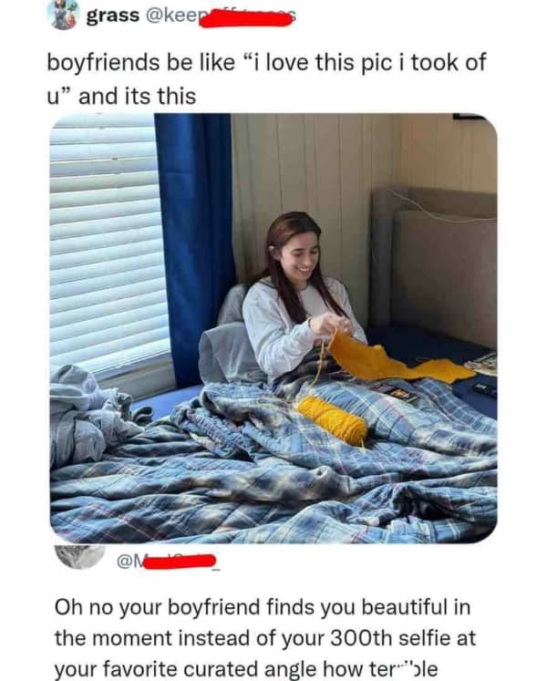 Social media post debating whether a candid photo taken by a boyfriend is beautiful.